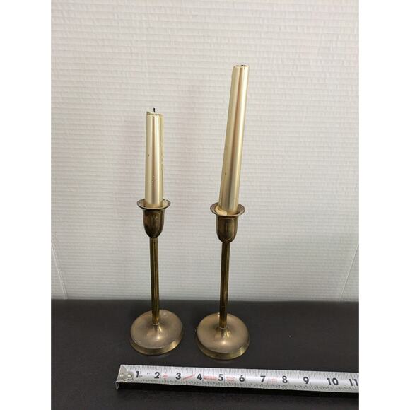 Pair of VTG CENTURY Solid Brass Candle sticks Holders w/Candle made in India - Picture 4 of 5